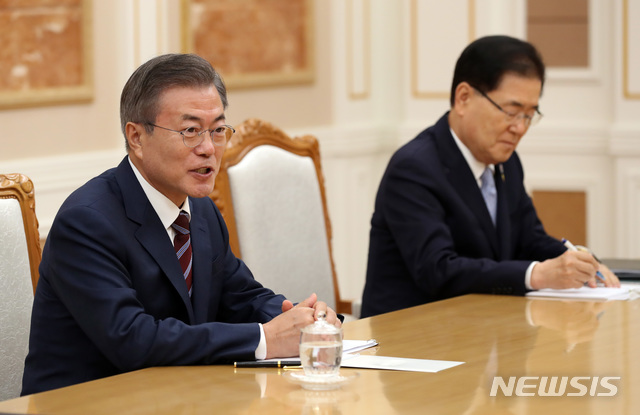 【평양=뉴시스】평양사진공동취재단 박진희 기자 = 문재인 대통령이 18일 오후 평양 조선노동당 중앙위원회 본부청사에서 열린 김정은 국무위원장과의 정상회담에서 인사말을 하고 있다. 2018.09.18.&nbsp; photo@newsis.com