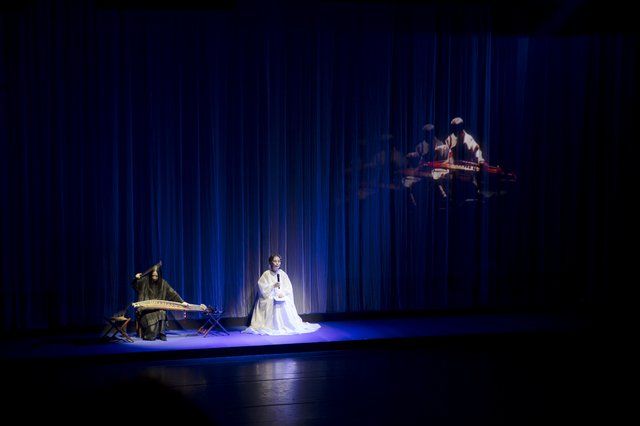 [리뷰]겁에 질린 가야금, 웃으며 흐느끼는 소프라노···황병기 '미궁'