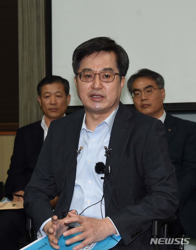 김동연 "고용 바닥치고있어…하반기도 지속"