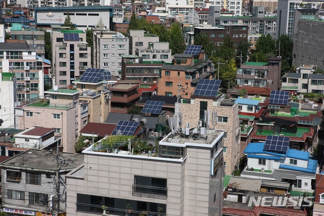 【서울=뉴시스】서울 강동구는 관내 공동주택을 대상으로 내달 10일까지 '강동형 예비 에너지자립마을'을 모집한다고 21일 밝혔다. 2018.09.21. (사진=강동구 제공)