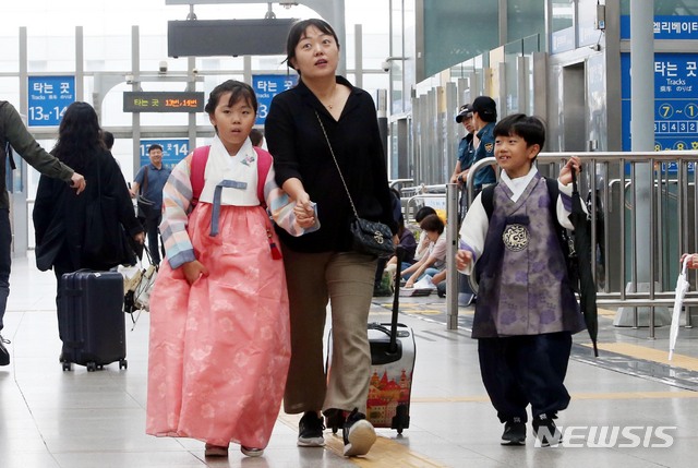 추석연휴 첫날…인천항 여객선 9500명 수송 "안전사고 없어"