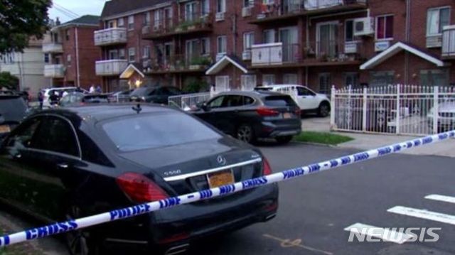 【서울=뉴시스】미국 뉴욕의 한 산후조리원에서 지난 21일(현지시간) 영아 3명과 성인 2명이 흉기에 찔렸다. 다행히 생명에는 지장이 없는 것으로 알려졌다. (사진출처: CBS) 2018.09.22.