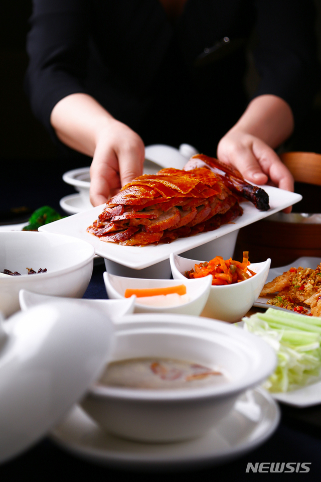 더 리버사이드 호텔 '따뚱'의 '페킹 덕'