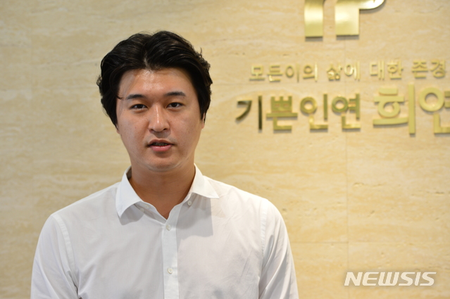 【창원=뉴시스】김기진 기자 =노인재활요양병원인 의료법인 희연의료재단의 김수홍 상임이사가 경남 창원에 위치한 희연병원에서 뉴시스와 인터뷰를 하고 있다. 2018.10.03. sky@newsis.com