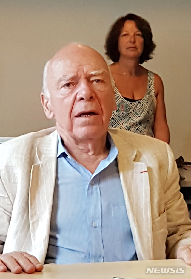 【프랑스 파리=뉴시스】인진연 기자 = 세계적인 베스트셀러 '나는 걷는다'의 저자인 베르나르 올리비에(Bernard Olivier). 2018.09.28&nbsp; inphoto@newsis.com