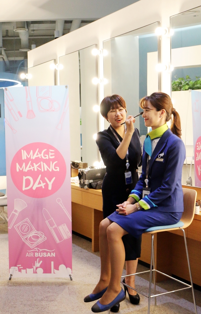 에어부산, 승무원 헤어스타일 변화…자율성 강화