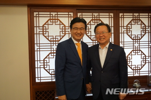 【서울=뉴시스】서울 송파구가 행전안전부로부터 2018년 하반기 지역현안 및 재난안전 특별교부세로 국비 총 22억 원을 확보했다. <사진제공=송파구청> 2018.09.26. 