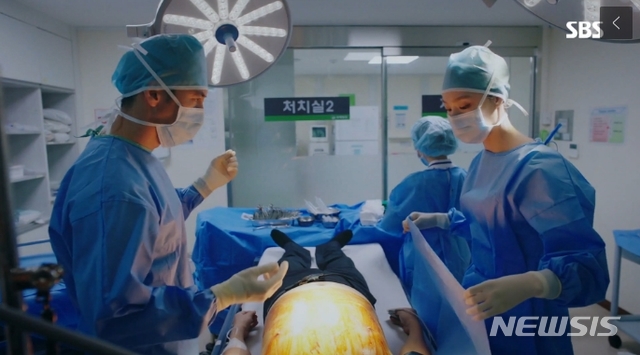 SBS 흉부외과 : MBC 내뒤의테리우스, 첫회부터 용호상박