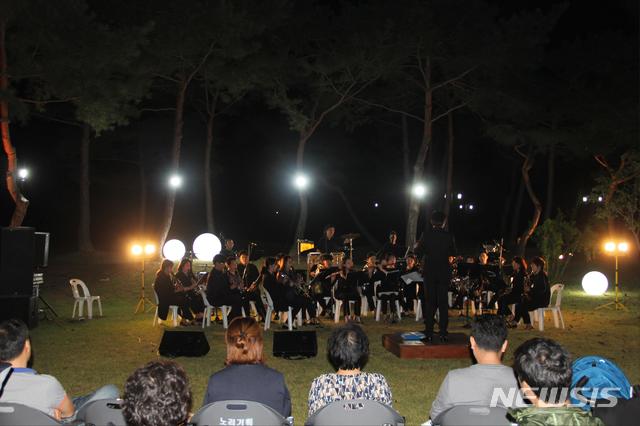 초가을 밤의 운치 '현충사 달빛 아래 축제' 