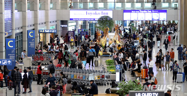【인천공항=뉴시스】홍찬선 기자 = 인천공항 제1여객터미널의 입국장 모습. 2018.10.08. mania@newsis.com