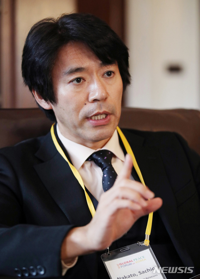 【뉴욕(미국)=뉴시스】 특별취재단 김진아 기자 = 30일(현지시각) 미국 뉴욕 컬럼비아대학에서 열린 ‘2018 국제 평화포럼 : 한반도의 평화와 번영’에서 나카토 사치오 리츠메이칸대 교수가 특별취재단과 인터뷰를 하고 있다. 2018.10.01. bluesoda@newsis.com