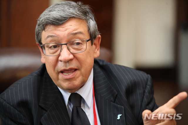 【뉴욕(미국)=뉴시스】 특별취재단 김진아 기자 = 30일(현지시각) 미국 뉴욕 컬럼비아대학에서 열린 ‘2018 국제 평화포럼 : 한반도의 평화와 번영’에서 알렉산더 일리체프 UN안보리 정무조정관이 특별취재단과 인터뷰를 하고 있다. 2018.10.01. bluesoda@newsis.com