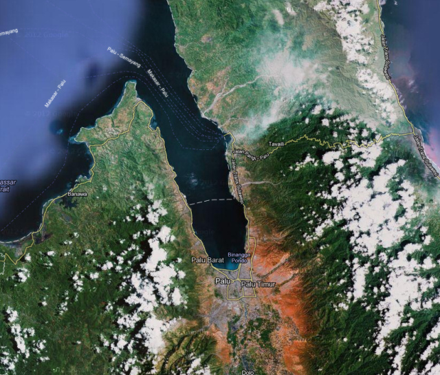 【서울=뉴시스】 인도네시아 술라웨시 섬에서 지난 28일 강진 후 쓰나미가 발생해 막대한 인명 및 재산피해가 초래됐다. 과학자들은 좁고 긴 팔루 만의 지형 때문에 쓰나미의 높이가 더 커졌던 것으로 보고 있다. 사진은 팔루 만의 지형 모습. <사진출처: 구글> 2018.10.01&nbsp; 