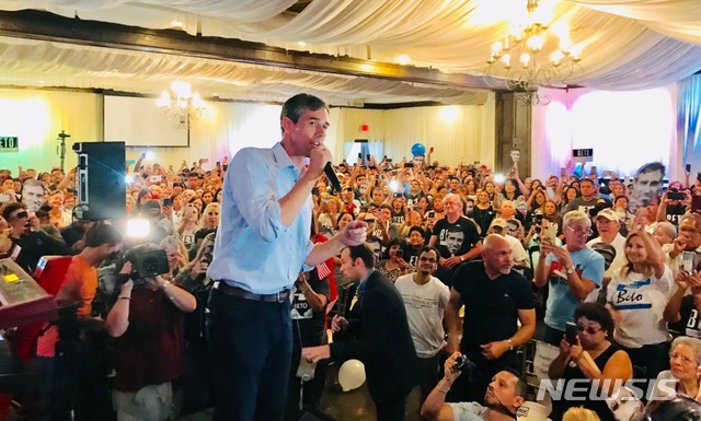 【서울=뉴시스】미 중간선거에서 텍사스주 상원 민주당 후보로 출마한 베토 오루크 하원의원. (사진 출처 = 오루크 트위터) 2018.10.02