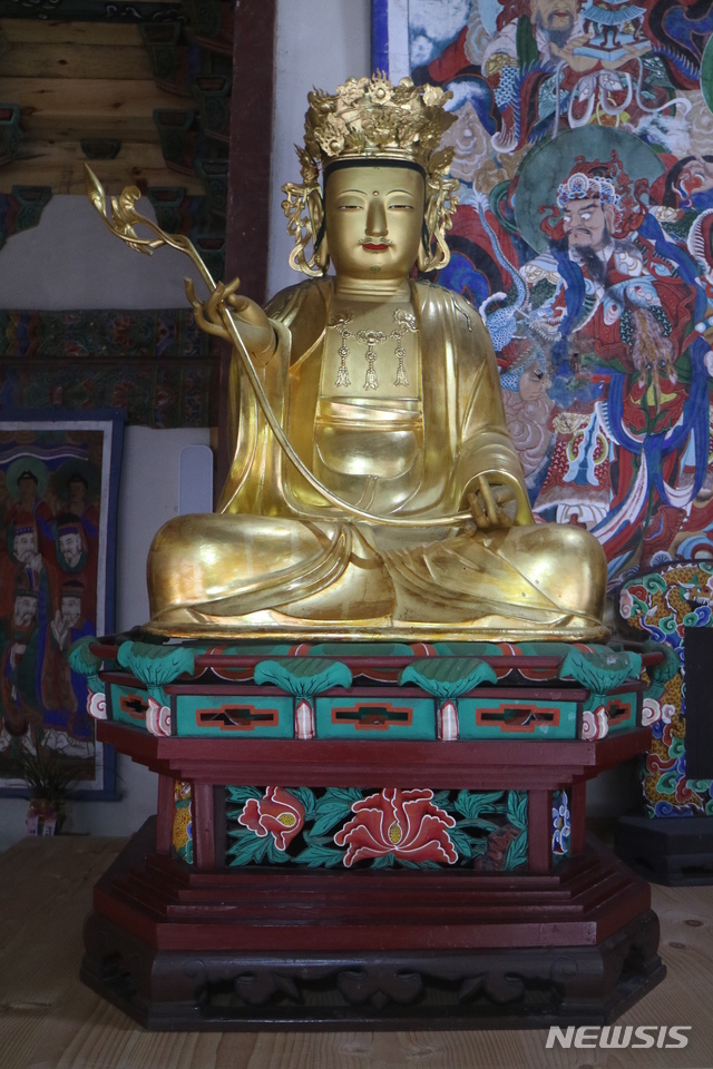보물 제1998호 '진도 쌍계사 목조석가여래삼존좌상'