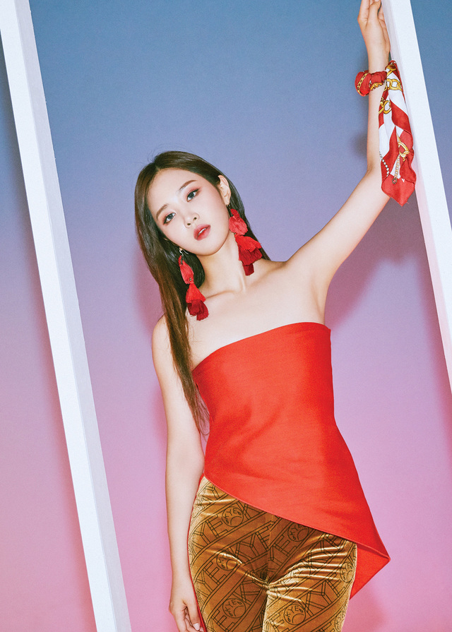 소녀시대 유리, 17년 소원 성취···마침내 솔로앨범 '1st Scene' 