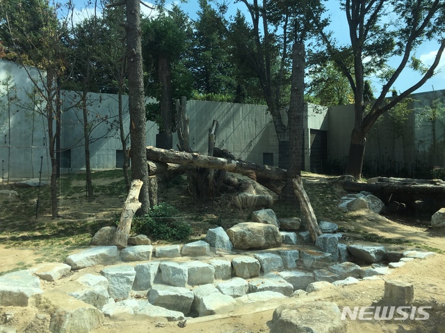 【전주=뉴시스】윤난슬 기자 = 전주동물원 곰사 공사 후 모습. 2018.10.05.(사진=전주시 제공) photo@newsis.com