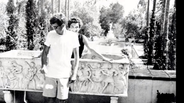 【로스앤젤레스=뉴시스】 존 F. 케네디 전 미국대통령과 재클린의 1953년 신혼여행지였던 베벌리 하우스에서 찍은 기념사진. <사진=베벌리하우스그룹 홈페이지> 2018.10.07