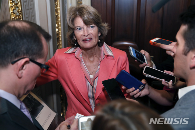 트럼프, 캐버노 반대한 공화 女상원의원에 '저주' 