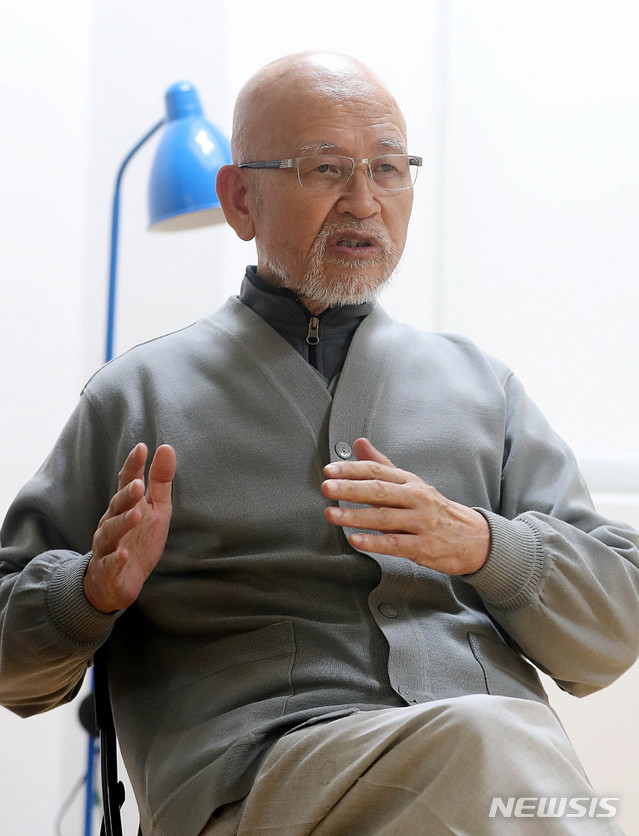 【서울=뉴시스】추상철 기자 = 청정승가 구현을 위한 결사모임 정정법회 대표인 설조스님이 5일 오후 서울 종로구 해영회관 별관 정정법회에서 뉴시스와 인터뷰하고 있다. 2018.10.07. scchoo@newsis.com