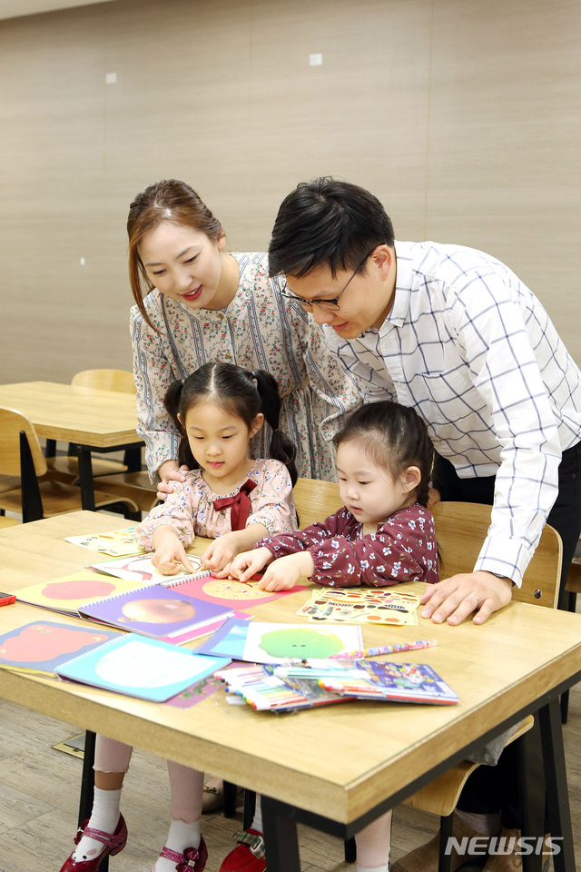 맞벌이가구수 역대 최고…30~50대부부 절반이 함께번다