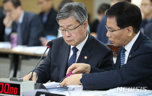 이재갑 "탄력근로제 확대, 주52시간 연착륙 방안 중 하나로 검토 중"