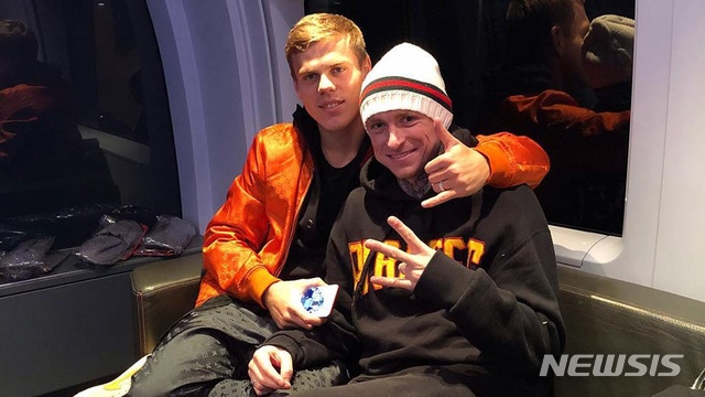 러시아 축구선수 코코린(왼쪽)과 마마예프