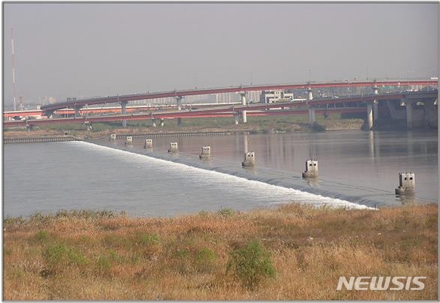 한강신곡보 개방시 시설물 위험 연구결과…존치 가닥?