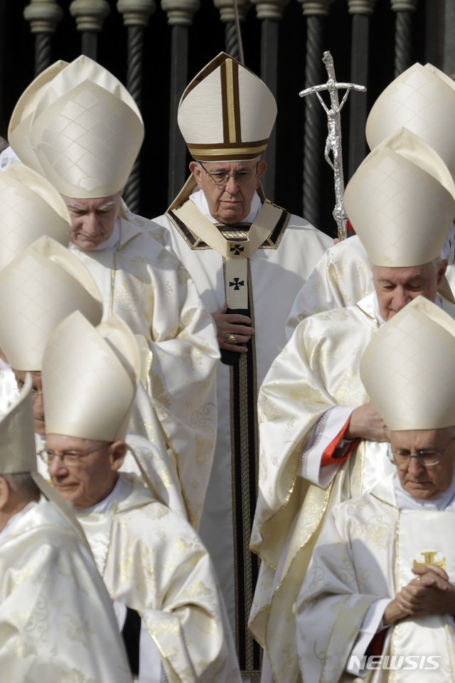 프란치스코 교황 14일 7위 시성식 집전&nbsp;&nbsp;&nbsp; AP