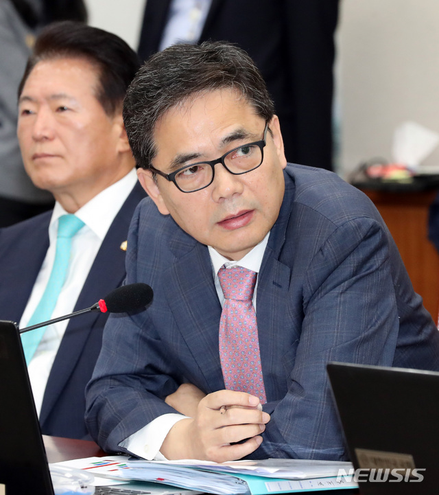 【서울=뉴시스】박영태 기자 = 곽상도 자유한국당 의원. 2018.10.15.since1999@newsis.com