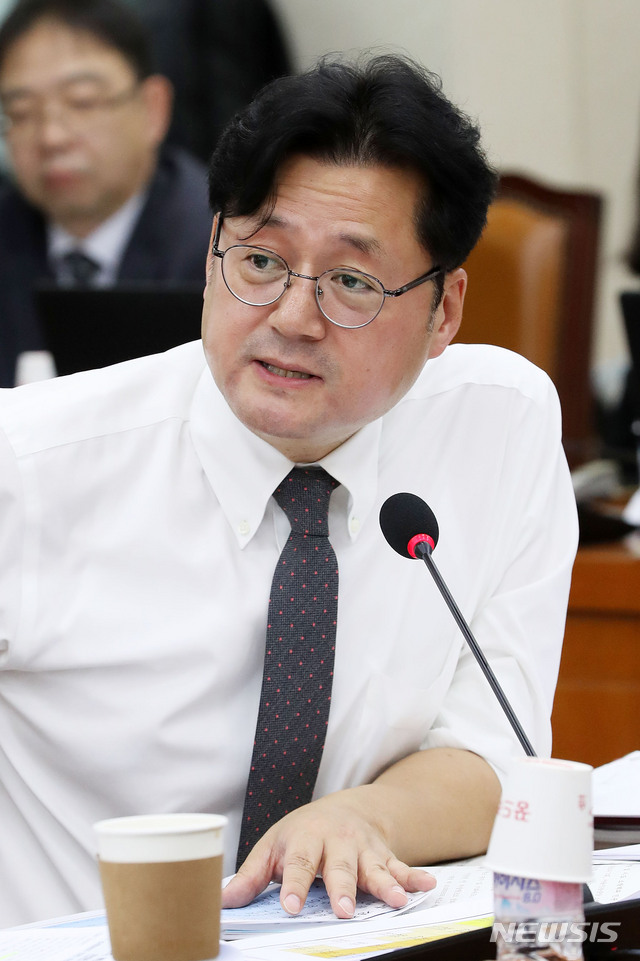 【서울=뉴시스】홍효식 기자 = 홍익표 더불어민주당 수석대변인. 2018.10.15. yesphoto@newsis.com