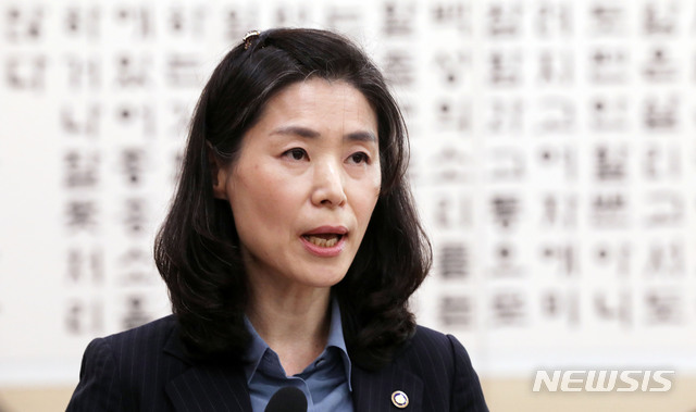 【서울=뉴시스】김외숙 법제처장. 2018.10.15. (사진=뉴시스DB)