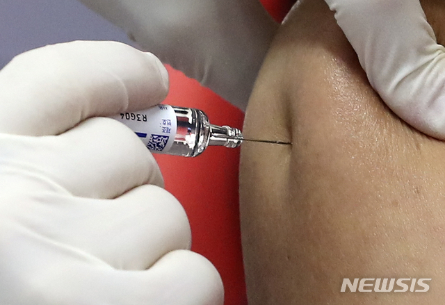 【서울=뉴시스】정부가 올해부터 임신부 약 33만명을 대상으로 무료 인플루엔자 예방접종을 실시한다. (사진=뉴시스DB) photo@newsis.com