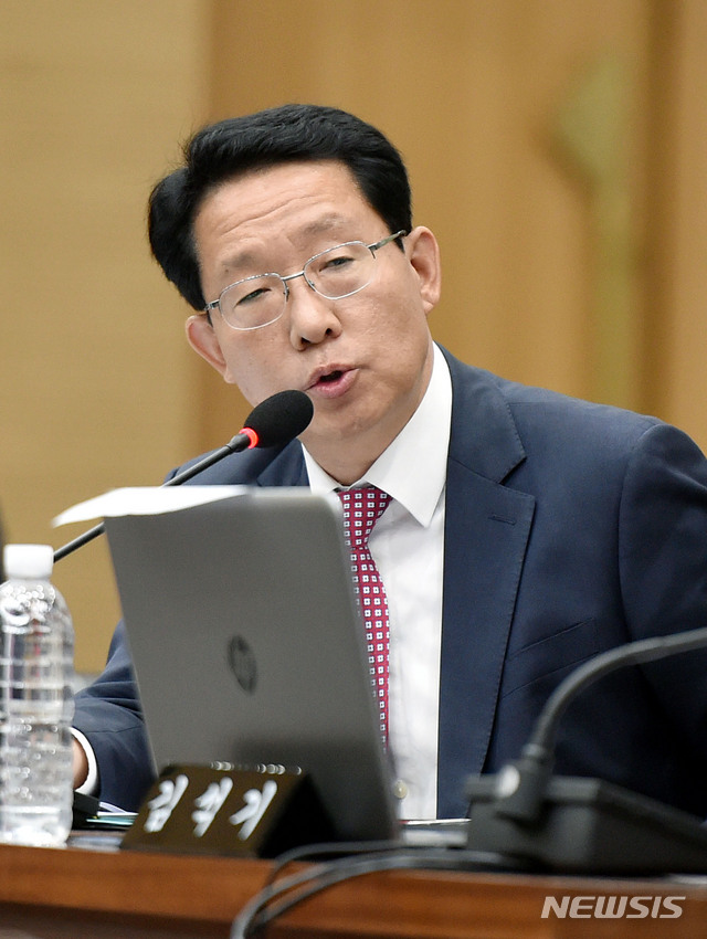 김상훈 “50년 공공임대 10가구 중 1가구, 차량 2대 이상 보유” - 뉴시스
