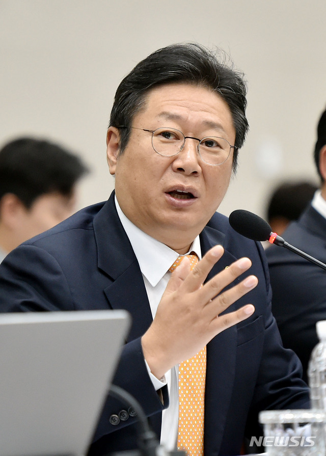 【안동=뉴시스】우종록 기자 = 더불어민주당 황희 의원. 2018.10.16. wjr@newsis.com