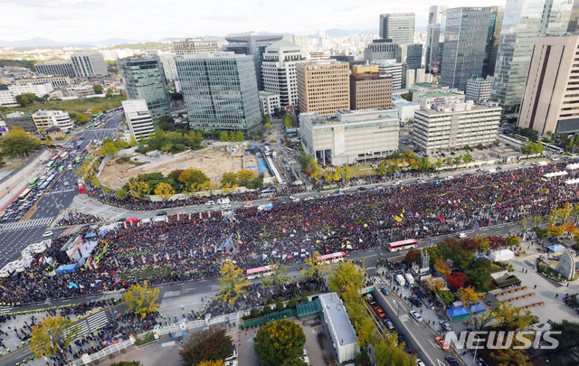 [종합]"카풀로 생존권 말살, 택시기사는 서민"…수만명 광장 집결