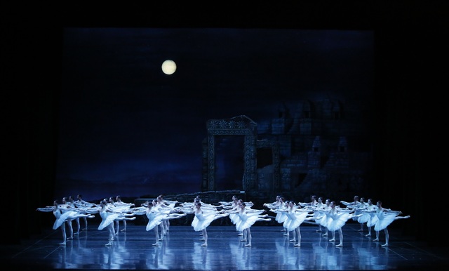 발레 '라 바야데르' 표 사는게 곧 선행입니다