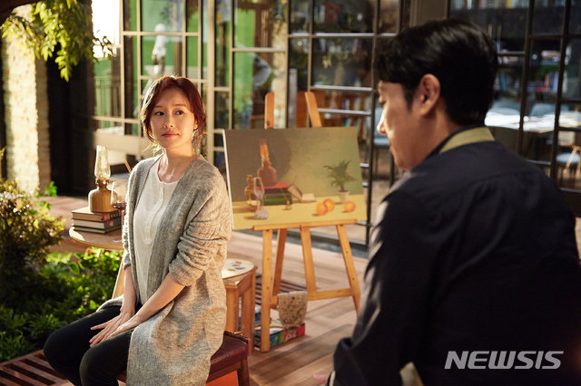 김지수(왼쪽), 조진웅