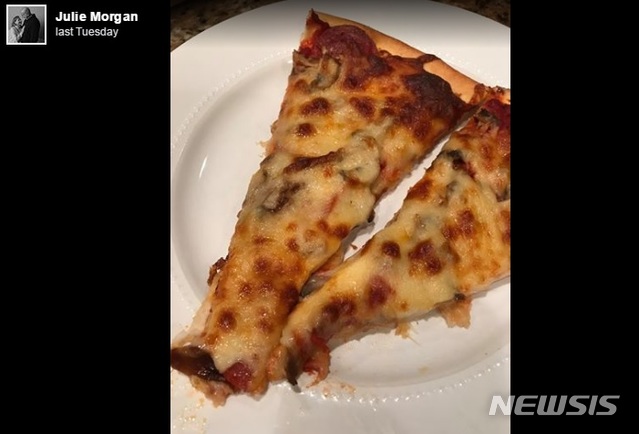 【로스앤젤레스=뉴시스】 줄리 모건이 페이스북에 올린 감동의 피자 사진. <사진=줄리 모건 페이스북> 2018.10.22