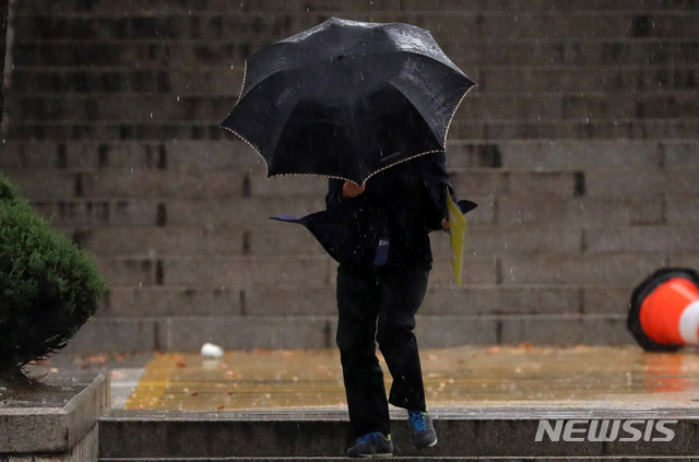 내일 전국에 비…천둥·번개에 강풍도