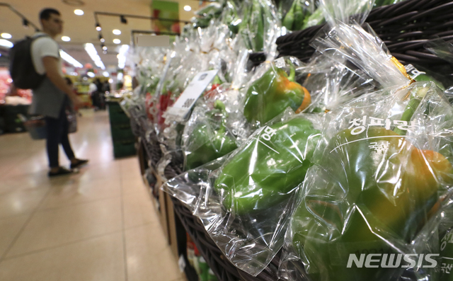 [1보]10월 소비자물가 2.0%↑…13개월 만에 2%대