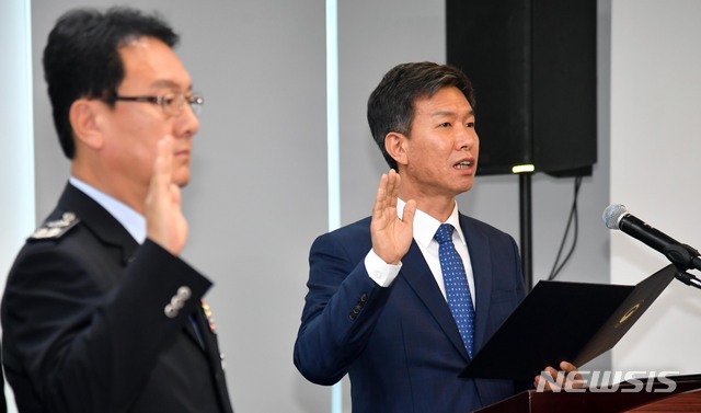 [부산=뉴시스] 하경민 기자 = 김대지 국세청장 후보자(오른쪽). yulnetphoto@newsis.com