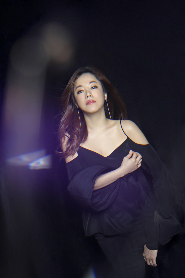 똑순이 김민희, 가수 됐어요···'낯선 여자'