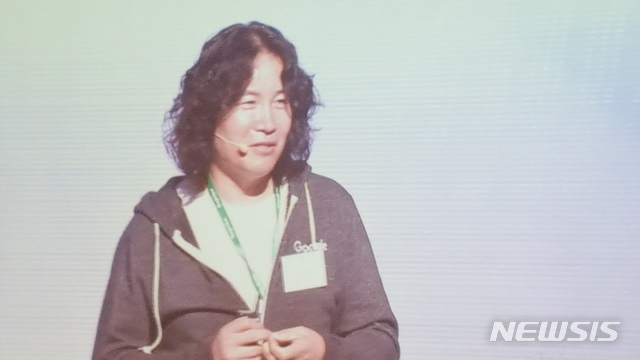 【서울=뉴시스】최선윤 기자 = 이인종 구글 클라우드 IoT 부사장은 25일 "LG전자와의 협력을 지난해부터 시작했다"며 "양 사의 장점을 결합해 스마트시티에 적용하겠다"고 말했다. csy625@newsis.com