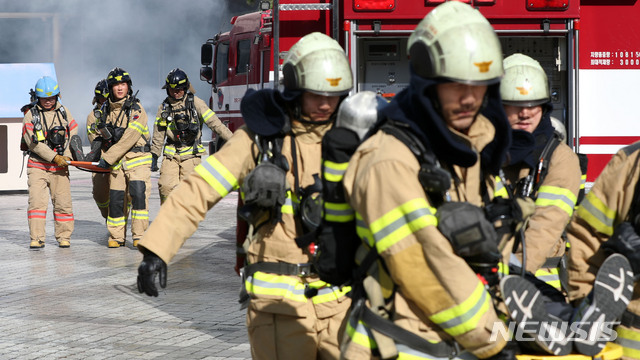 쉬는 날 검진받는 소방관들…10월부턴 공가 쓴다