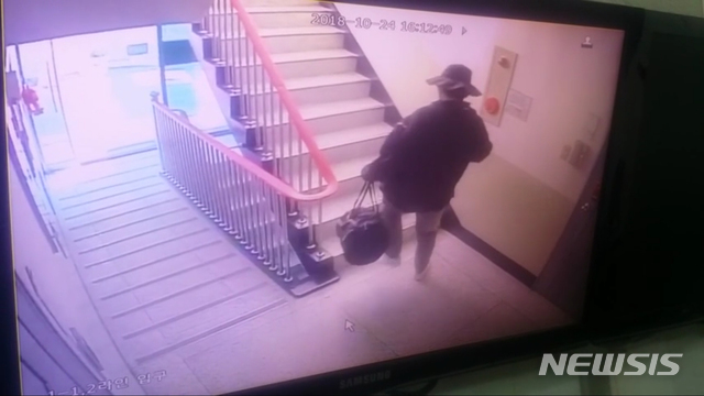 [종합]부산 아파트서 일가족 4명 피살된 채 발견…용의자도 숨져