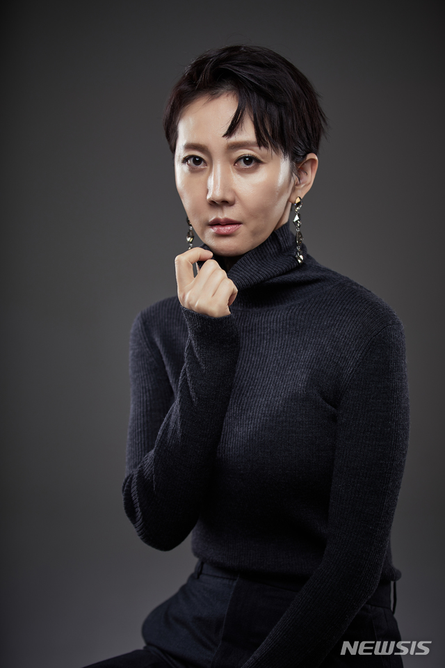 염정아, 어쩌면 모든것 다 가진 톱스타···세월따라 순리대로