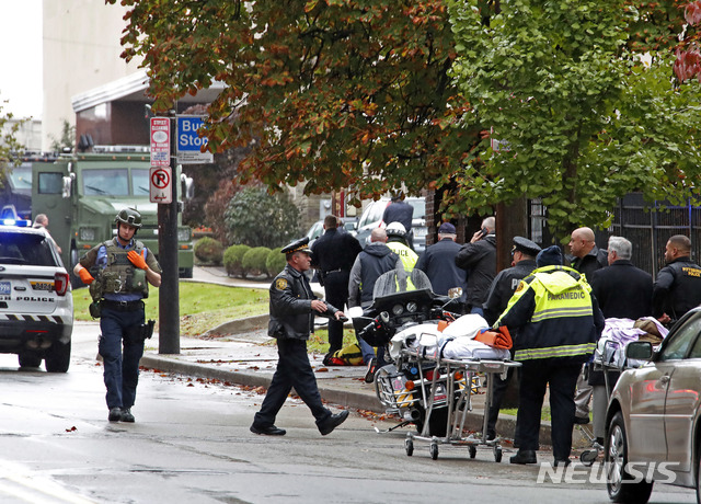 美 총기난사로 11명 사망…용의자 '유대인은 사탄의 자식" 