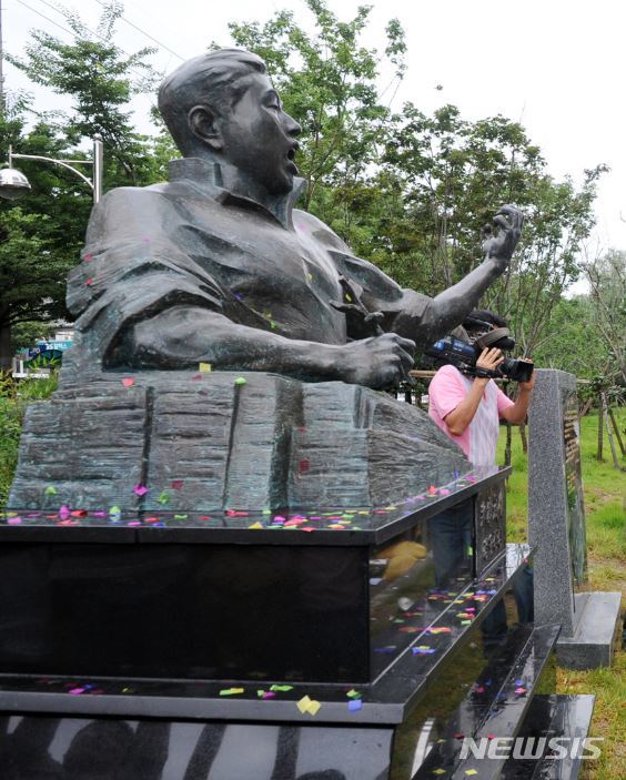 정율성 흉상, 광주 남구 양림동 정율성로 