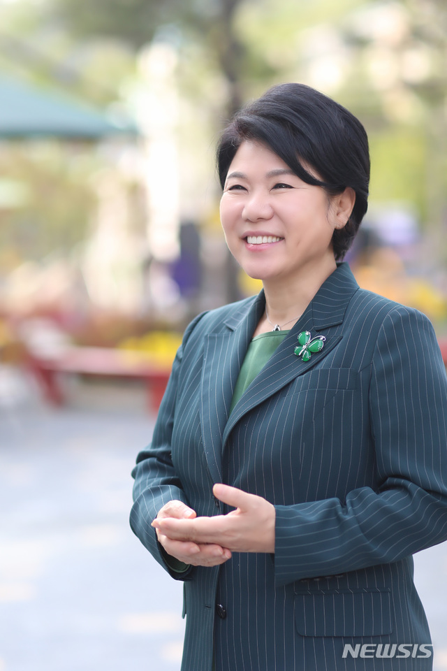 조은희 서초구청장, '불법 기부행위' 혐의 검찰 넘겨져